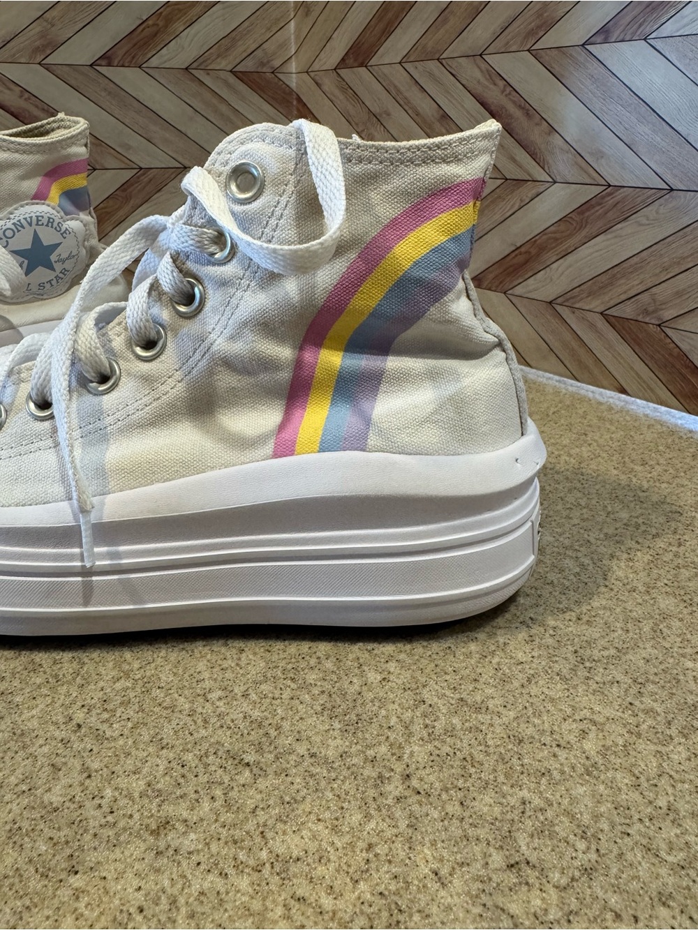 Ladies 7.5 or Youth 5.5 high platform Rainbow Cloud lace up - Picture 3 of 9